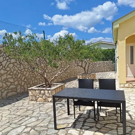 Appartement Mikecin *