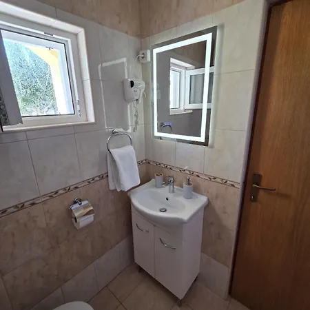 Mikecin Novigrad (Dalmatia)