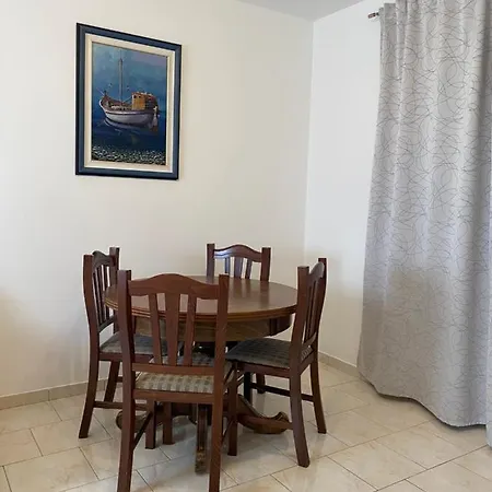 Mikecin Apartment