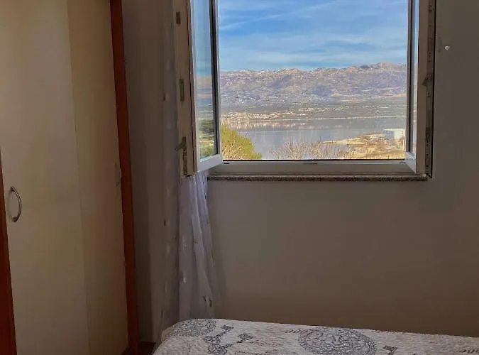 Mikecin * Novigrad (Dalmatia)